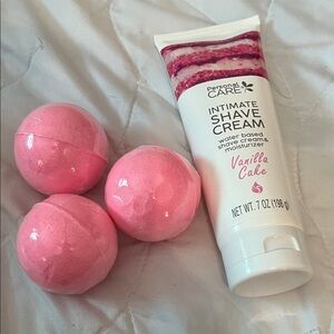 Persona Vanilla Cake Shave Cream with Pink Bath Bombs
